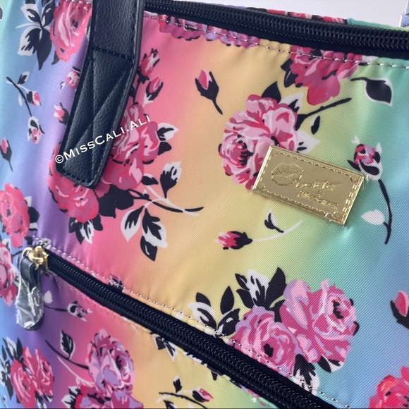 NWT BETSEY JOHNSON Floral Overnighter Weekender Travel Bag - Picture 4 of 16